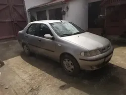 Utilizat 2005 Fiat Albea Berlinǎ | 1.000 EUR
