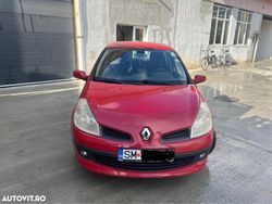 Culoarerosu Utilizat 2007 Renault Clio II | 2.500 EUR (Scump)