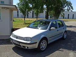 Gri Utilizat 1999 VW Golf IV Hatchback | 1.350 EUR (Puțin scump)