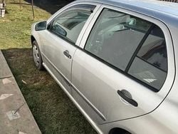 Utilizat 2003 Skoda Fabia Hatchback | 850 EUR (Preț bun)