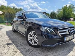 Culoarenegru Utilizat 2018 Mercedes E220 Break | 21.163 EUR (Preț bun)