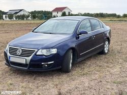 Culoarealbastru Utilizat 2006 VW Passat Hatchback | 2.950 EUR (Preț bun)