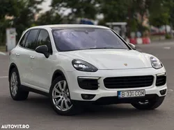 Alb Utilizat 2016 Porsche Cayenne SUV | 23.499 EUR