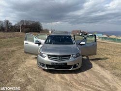 Gri Utilizat 2010 Honda Accord Executive Berlinǎ | 4.800 EUR