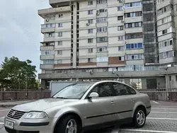 Utilizat 2005 VW Passat Berlinǎ | 1.500 EUR (Super Preț)