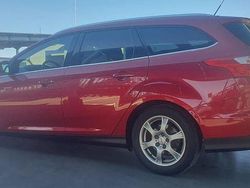 Culoarerosu Utilizat 2012 Ford Focus Titanium Break | 5.500 EUR (Scump)