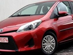 Culoarerosu Utilizat 2014 Toyota Yaris Hybrid Luna | 7.450 EUR (Preț OK)