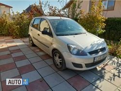 Argintiu Utilizat 2007 Ford Fiesta Hatchback | 1.234 EUR (Super Preț)