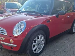 Culoarerosu Utilizat 2007 Mini One D Hatchback | 1.990 EUR
