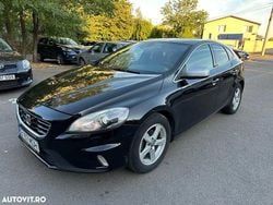 Culoarenegru Utilizat 2015 Volvo V40 Break | 5.999 EUR (Preț bun)
