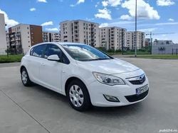 Alb Utilizat 2012 Opel Astra Hatchback | 4.790 EUR (Preț OK)