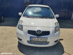 Alb Utilizat 2007 Toyota Yaris | 3.700 EUR (Scump)