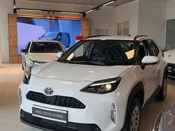 Culoarealb Nouă 2025 Toyota Yaris Cross Active SUV | 20.900 EUR (Super Preț)
