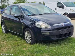 Albastru Utilizat 2012 Fiat Punto Easy Hatchback | 2.250 EUR