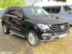 Culoarenegru Utilizat 2015 Mercedes ML350 SUV | 16.250 EUR (Super Preț)