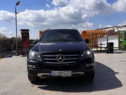 Culoarenegru Utilizat 2011 Mercedes ML300 SUV | 8.700 EUR