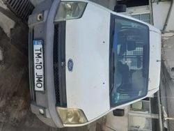 Alb Utilizat 2002 Ford Transit Van | 1.650 EUR