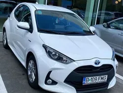 Alb Utilizat 2020 Toyota Yaris Hybrid | 16.000 EUR