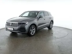 Gri deschis metalic Utilizat 2022 VW Touareg R-line SUV | 50.739 EUR (Scump)