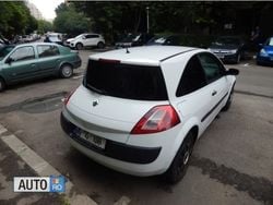 Alb Utilizat 2005 Renault Mégane II Hatchback | 2.590 EUR