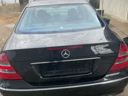 Negru Utilizat 2005 Mercedes E280 Avantgarde Berlinǎ | 6.000 EUR