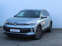 Gri mediu normal Utilizat 2025 VW Tiguan Advance SUV | 37.600 EUR