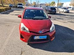 Utilizat 2013 Toyota Yaris Hybrid Monovolum | 8.400 EUR