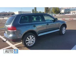 Gri Utilizat 2004 VW Touareg SUV | 7.500 EUR