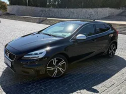 Culoarenegru Utilizat 2018 Volvo V40 R-Design Break | 14.280 EUR (Puțin scump)