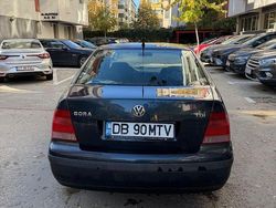 Culoarealbastru Utilizat 2005 VW Bora Basis Berlinǎ | 2.000 EUR (Preț OK)
