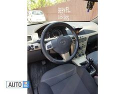 Gri Utilizat 2008 Opel Astra Hatchback | 4.000 EUR (Scump)