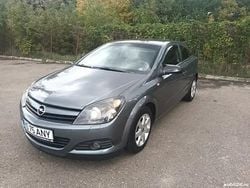Utilizat 2006 Opel Astra Hatchback | 3.950 EUR