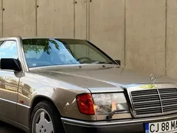 Utilizat 1988 Mercedes 230 Coupe | 9.500 EUR