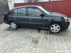 Negru Utilizat 2005 Renault Symbol Berlinǎ | 2.100 EUR (Preț OK)