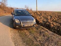 Gri Utilizat 2004 Toyota Avensis Monovolum | 2.000 EUR (Preț OK)