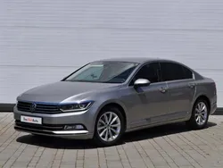 Auriu metalic pereffect Utilizat 2015 VW Passat Comfortline Berlinǎ | 15.900 EUR (Puțin scump)