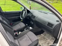Alb Utilizat 2000 VW Golf IV Berlinǎ | 700 EUR