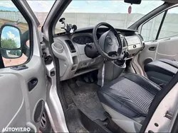 Gri Utilizat 2005 Opel Vivaro Van | 4.950 EUR (Puțin scump)