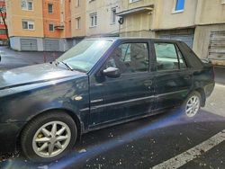 Culoareverde Utilizat 2003 Dacia Solenza Hatchback | 799 EUR