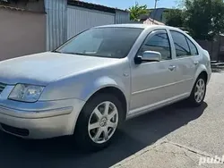 Utilizat 2003 VW Bora Berlinǎ | 2.500 EUR