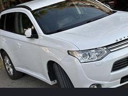 Culoarealb Utilizat 2014 Mitsubishi Outlander P-HEV SUV | 10.900 EUR (Preț OK)