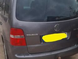 Utilizat 2005 VW Touran Monovolum | 2.900 EUR (Puțin scump)