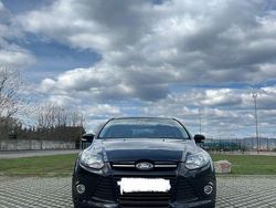 Culoarenegru Utilizat 2011 Ford Focus Titanium Hatchback | 3.990 EUR (Preț OK)