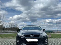 Culoarenegru Utilizat 2011 Ford Focus Titanium Hatchback | 3.990 EUR (Preț OK)