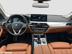 Negru Utilizat 2021 BMW 520 Efficient Dynamics Berlinǎ | 28.990 EUR (Puțin scump)