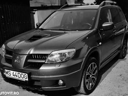 Culoaregri Utilizat 2005 Mitsubishi Outlander SUV | 5.650 EUR