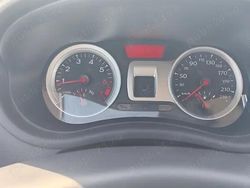 Alb Utilizat 2011 Renault Clio III Hatchback | 2.700 EUR