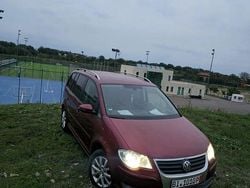 Culoarerosu Utilizat 2009 VW Touran Comfortline Monovolum | 3.900 EUR (Preț bun)