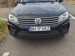 Negru Utilizat 2015 VW Touareg SUV | 12.500 EUR (Super Preț)