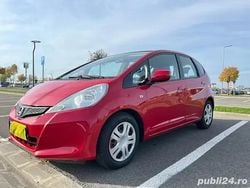 Rosu Utilizat 2011 Honda Jazz Hatchback | 5.890 EUR